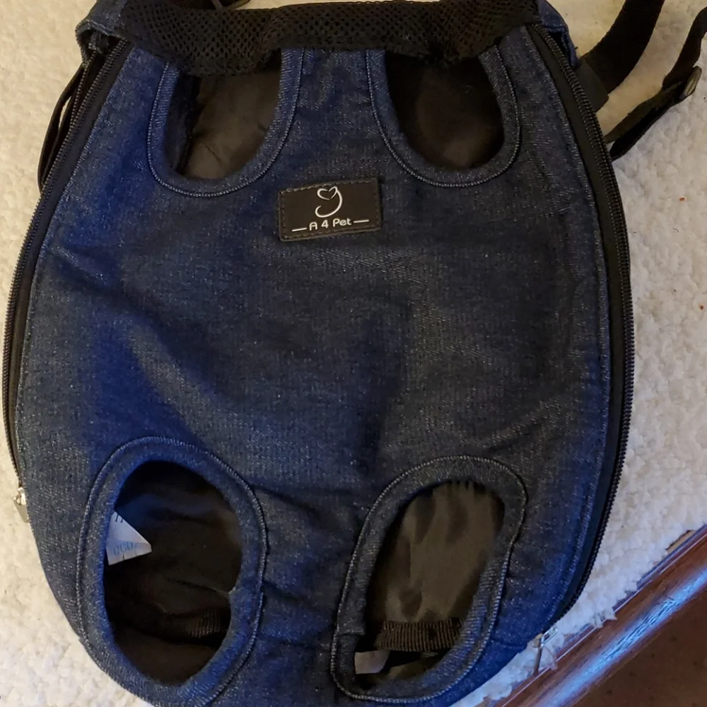 Pet Backpack (can be worn in front too)